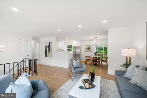 13708 Gilbert Rd, Woodbridge, VA 22193