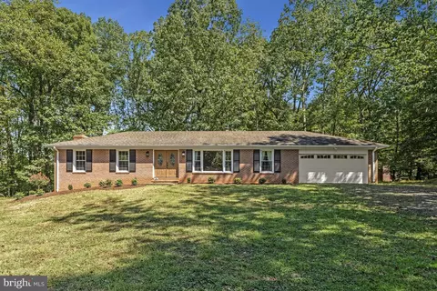 4501 Martinwood Dr, Haymarket, VA 20169