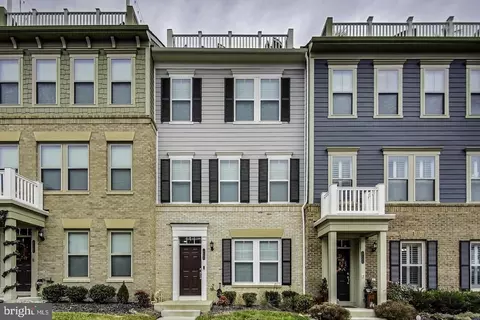 17258 Herring Gull Ln, Dumfries, VA 22026