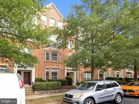 2576 Eastbourne Dr, Woodbridge, VA 22191