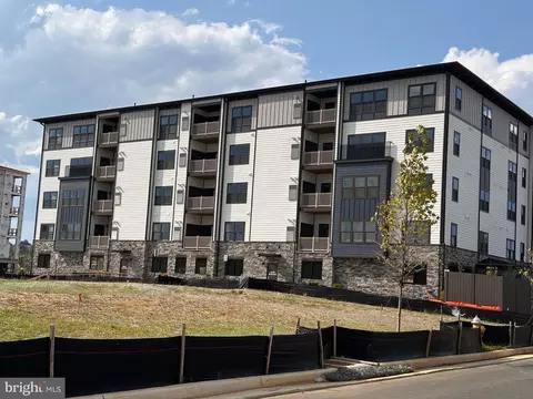 1601 Potomac Shores Pkwy, Dumfries, VA 22026