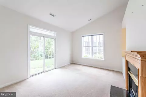 Living - 6868 Saddle Run Way, Gainesville, VA 20155 photo 4 of 7