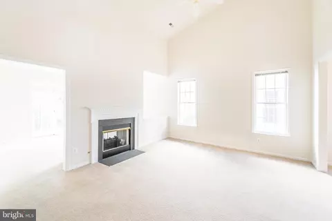 Living - 6868 Saddle Run Way, Gainesville, VA 20155 photo 6 of 7