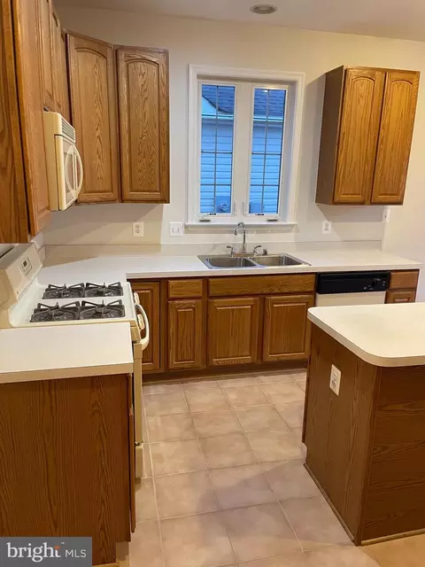 Kitchen - 6868 Saddle Run Way, Gainesville, VA 20155 photo 2 of 3