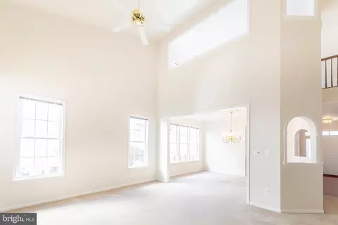 Living - 6868 Saddle Run Way, Gainesville, VA 20155 photo 5 of 7