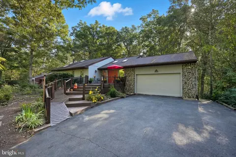 10725 River Run Dr, Manassas, VA 20112
