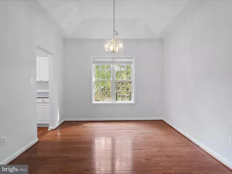 7511 Melton Ct, Gainesville, VA 20155 photo 9
