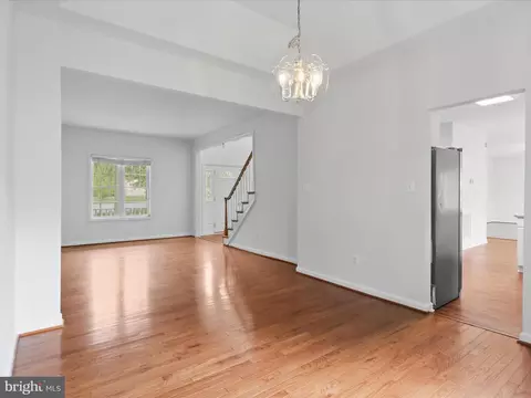 7511 Melton Ct, Gainesville, VA 20155 photo 10