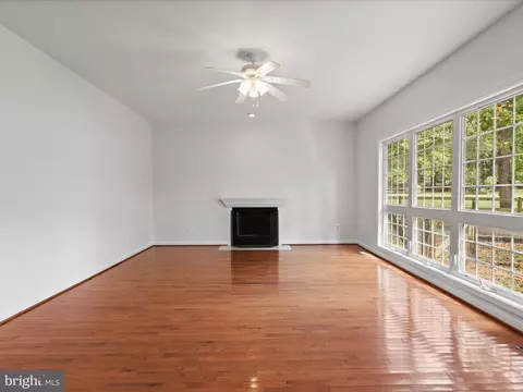 7511 Melton Ct, Gainesville, VA 20155 photo 18