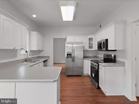7511 Melton Ct, Gainesville, VA 20155 photo 13