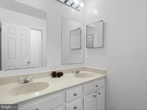 7511 Melton Ct, Gainesville, VA 20155 photo 32