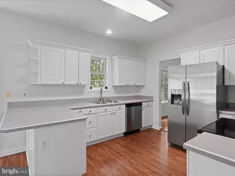 7511 Melton Ct, Gainesville, VA 20155 photo 12