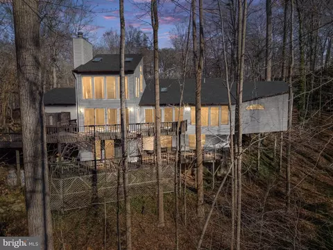6207 Possum Trot Ct, Manassas, VA 20112