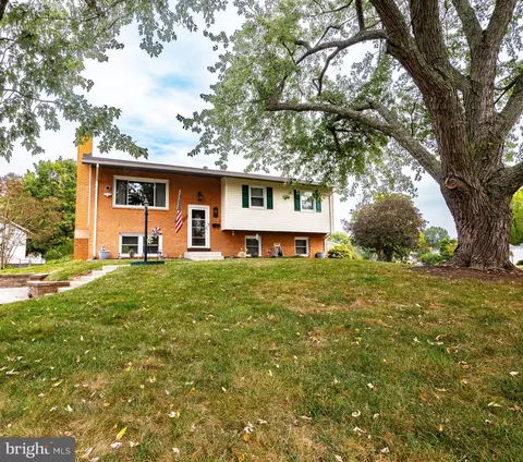 7513 Roxbury Ave, Manassas, VA 20109