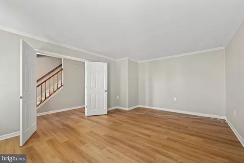 Living - 10413 Labrador Loop, Manassas, VA 20112 photo 5 of 6