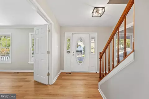 Entry Way - 10413 Labrador Loop, Manassas, VA 20112 photo 2 of 5