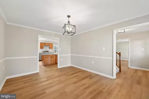 Entry Way - 10413 Labrador Loop, Manassas, VA 20112 photo 4 of 5