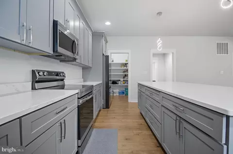 Kitchen - 18518 Old Triangle Rd, Triangle, VA 22172 photo 4 of 4