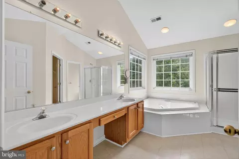 Bath - 3189 Tulip Tree Pl, Dumfries, VA 22026 photo 2 of 6