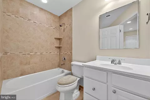 Bath - 3189 Tulip Tree Pl, Dumfries, VA 22026 photo 5 of 6