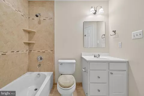 Bath - 3189 Tulip Tree Pl, Dumfries, VA 22026 photo 6 of 6
