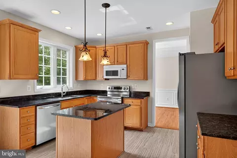 Kitchen - 3189 Tulip Tree Pl, Dumfries, VA 22026 photo 3 of 7