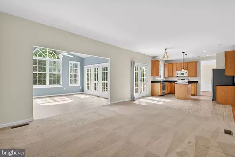 Living - 3189 Tulip Tree Pl, Dumfries, VA 22026 photo 8 of 9