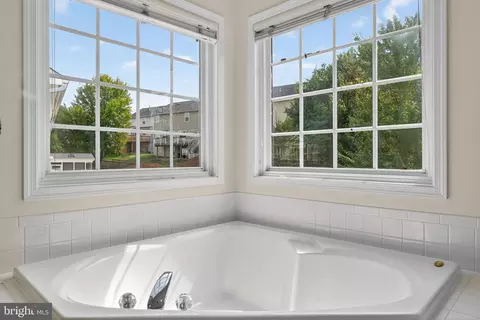 Bath - 3189 Tulip Tree Pl, Dumfries, VA 22026 photo 4 of 6