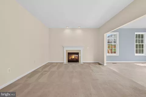 Living - 3189 Tulip Tree Pl, Dumfries, VA 22026 photo 7 of 9