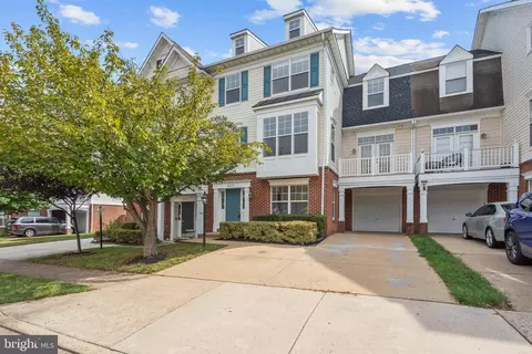 8239 Glade Bank Dr, Manassas, VA 20111