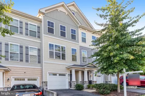 1575 Renate Dr, Woodbridge, VA 22192