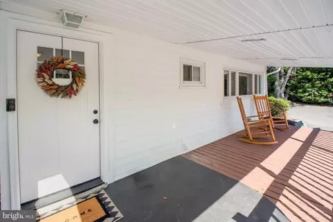 18322 Sharon Rd, Triangle, VA 22172 photo 9