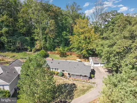 18322 Sharon Rd, Triangle, VA 22172 photo 3