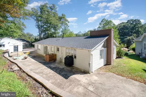 18322 Sharon Rd, Triangle, VA 22172 photo 7