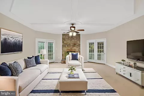 Living - 8178 Snead Loop, Gainesville, VA 20155 photo 3 of 7