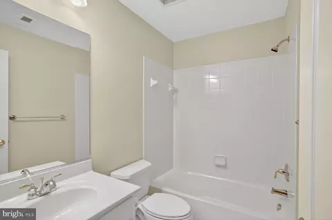 Bath - 8178 Snead Loop, Gainesville, VA 20155 photo 4 of 4