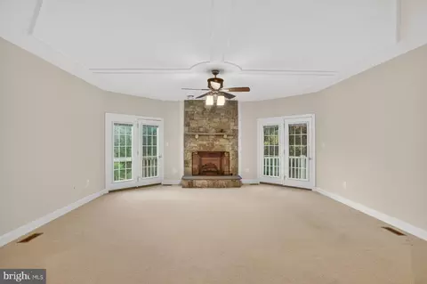 Living - 8178 Snead Loop, Gainesville, VA 20155 photo 2 of 7