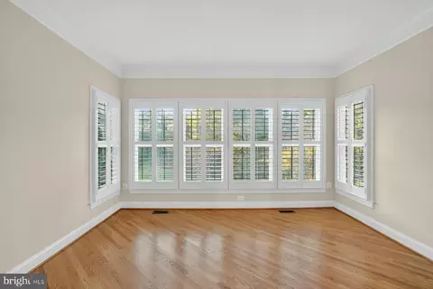 Living - 8178 Snead Loop, Gainesville, VA 20155 photo 7 of 7