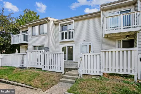 12824 Cara Dr, Woodbridge, VA 22192