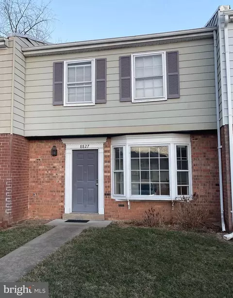 8827 Oak Hollow Ct, Manassas, VA 20110
