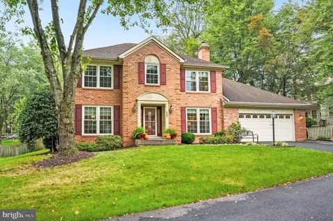 4281 Berwick Pl, Woodbridge, VA 22192