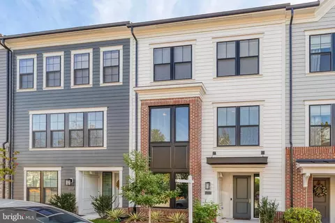 13717 Course View Way, Woodbridge, VA 22191