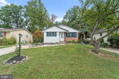 12605 Oakwood Dr, Woodbridge, VA 22192