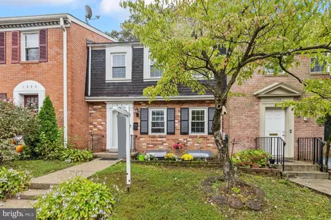 1427 Admiral Dr, Woodbridge, VA 22192