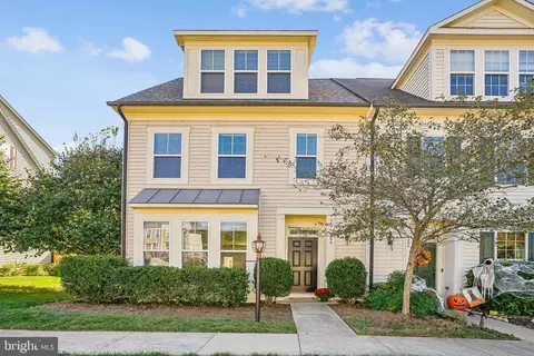 9096 Ribbon Falls Loop, Bristow, VA 20136
