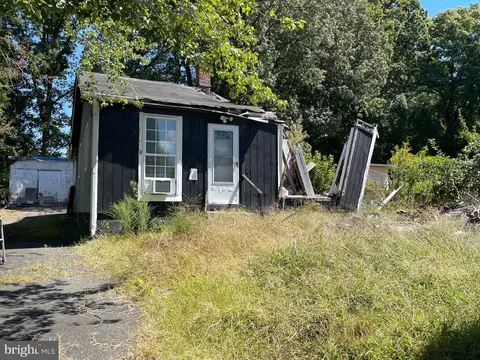 19003 Queen Dr, Triangle, VA 22172 photo 1