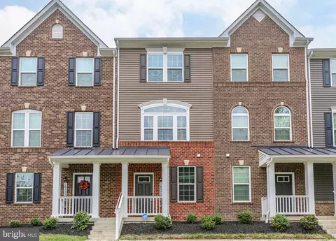 18353 Reaper Hill Ct, Triangle, VA 22172 photo 1