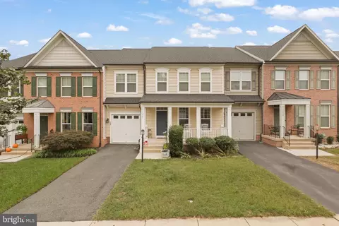 12041 Lake Dorian Dr, Bristow, VA 20136