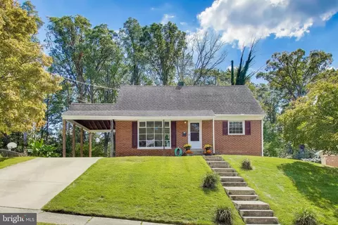 2107 Patrick St, Woodbridge, VA 22191