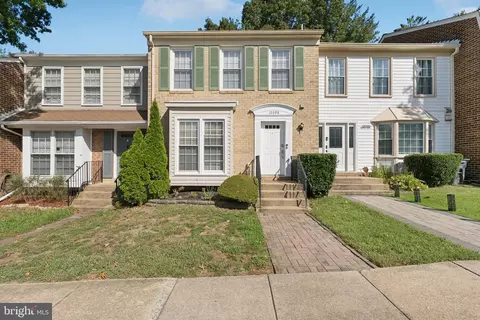 12098 Winona Dr, Woodbridge, VA 22192